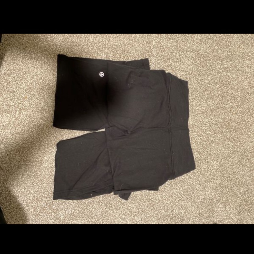 Lululemon yoga pants